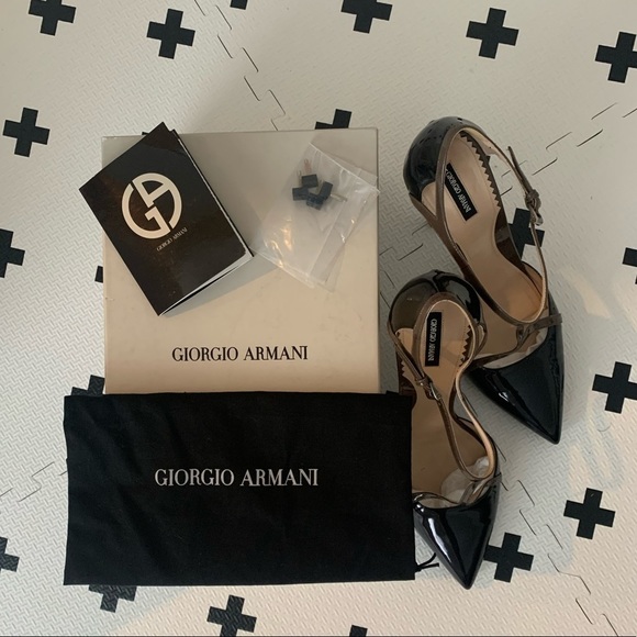 - Giorgio Armani patent high heel with t-strap - Picture 8 of 8